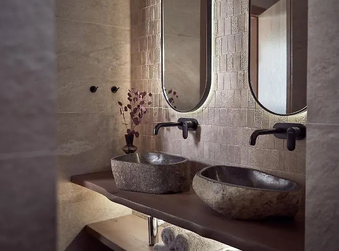 Conte Gesto Villa, With Heated Pool, By Thinkvilla *